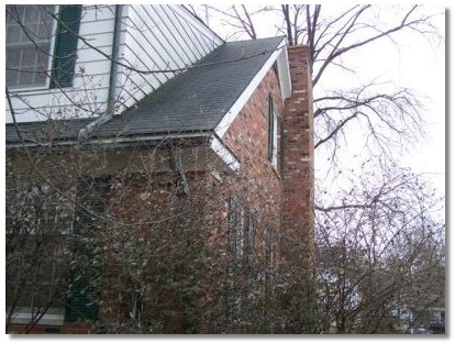 Leaking gutters cause basement water problems, foundation repair, foundation problems, foundation solutions